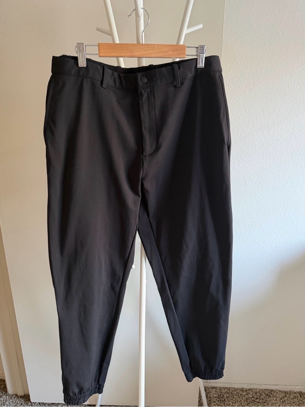 Uniqlo Black Men's Tapered Jogger Pants